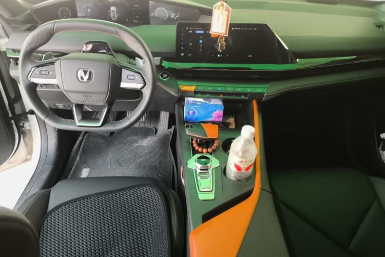 Used CHANGAN UNI-V 2022 1.5T Smart Navigation Version Center Console