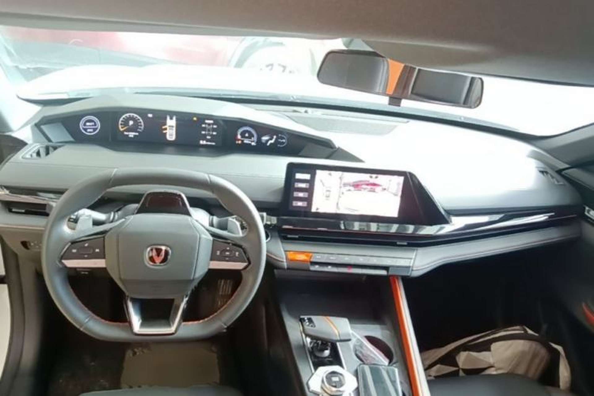 Used CHANGAN UNI-V 2022 1.5T Prestige Version Center Console