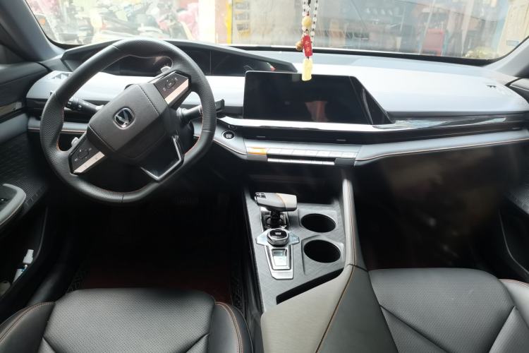 Used CHANGAN UNI-V 2022 1.5T Prestige Version Center Console
