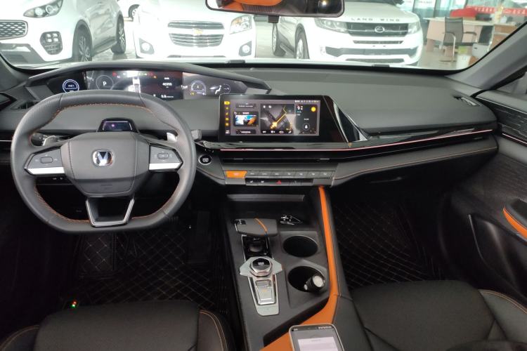 Used CHANGAN UNI-V 2022 1.5T Prestige Version Center Console