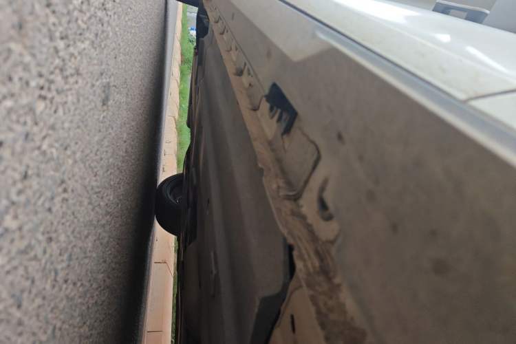 Used CHANGAN UNI-V 2022 1.5T Prestige Version Chassis Front Right