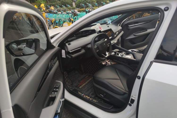 Used CHANGAN UNI-V 2022 1.5T Prestige Version Driver Seat