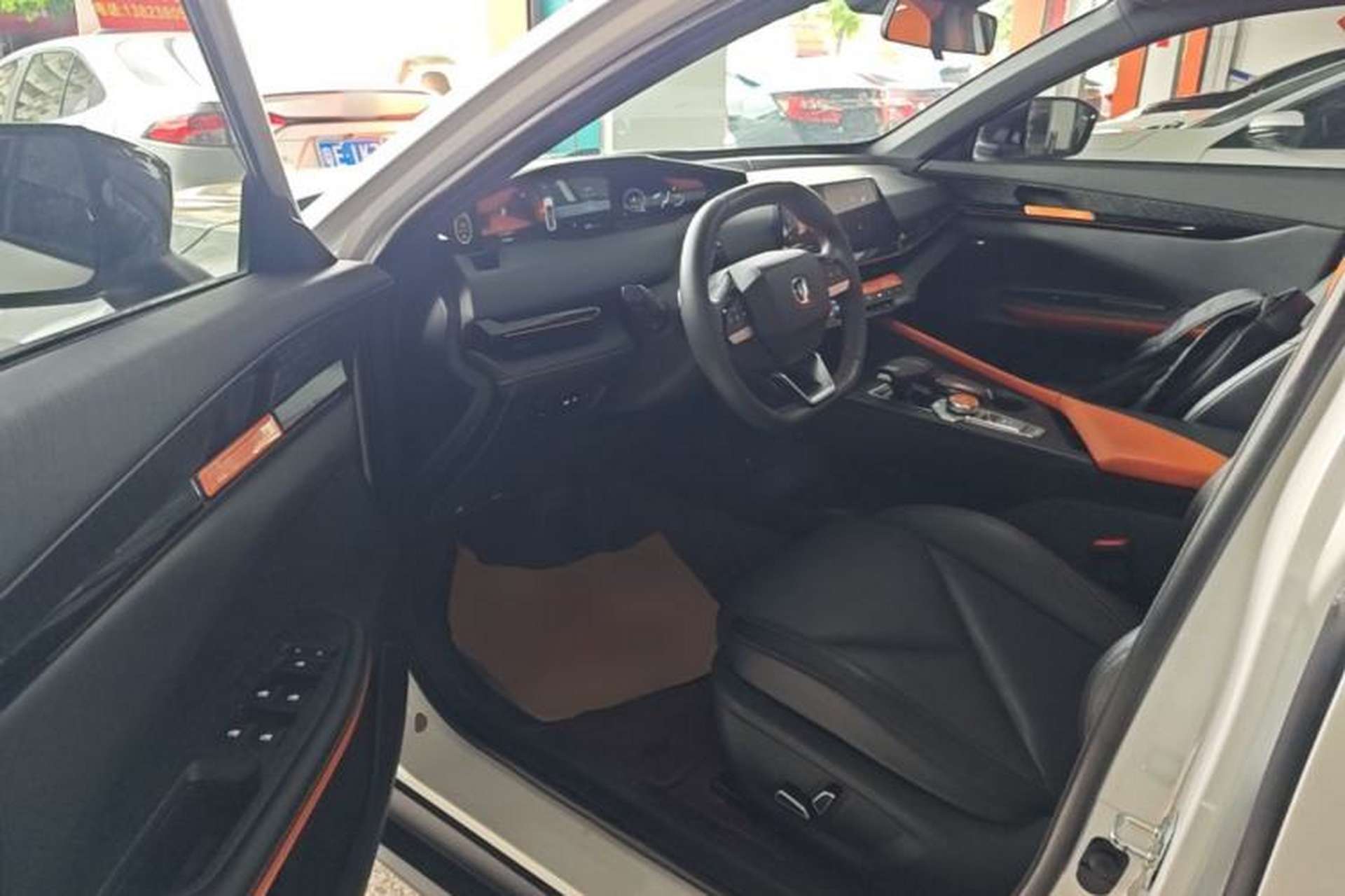 Used CHANGAN UNI-V 2022 1.5T Smart Navigation Version Driver Seat