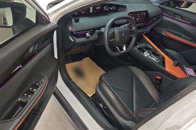 Used CHANGAN UNI-V 2022 1.5T Prestige Version Driver Seat