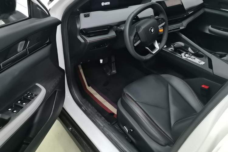 Used CHANGAN UNI-V 2022 1.5T Prestige Version Driver Seat