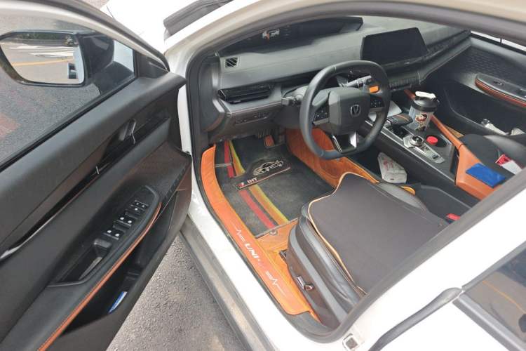 Used CHANGAN UNI-V 2022 1.5T Prestige Version Driver Seat