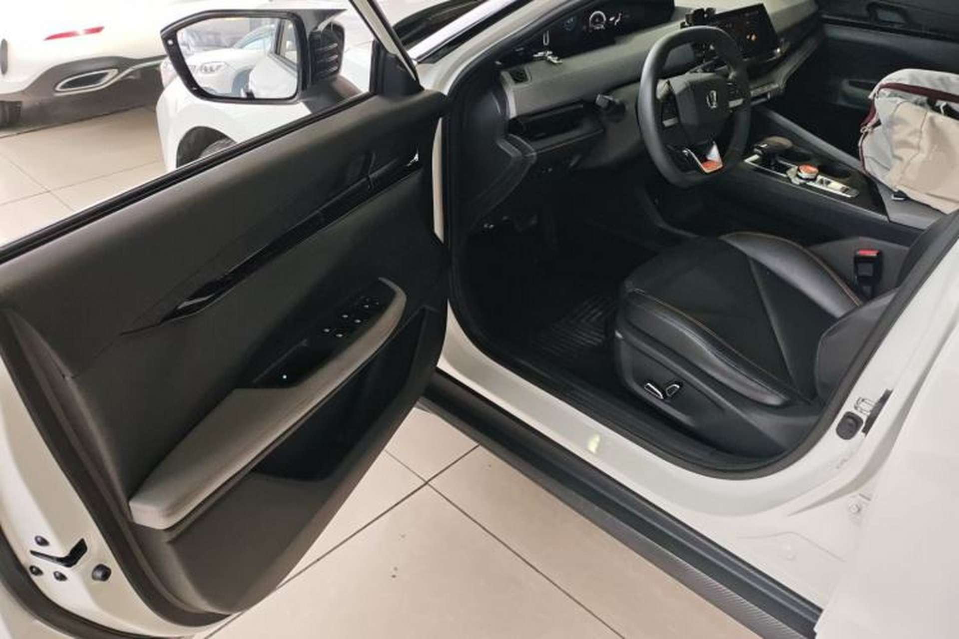 Used CHANGAN UNI-V 2022 1.5T Excellence Model Driver Seat