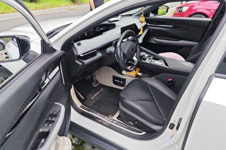 Used CHANGAN UNI-V 2022 1.5T Prestige Version Driver Seat