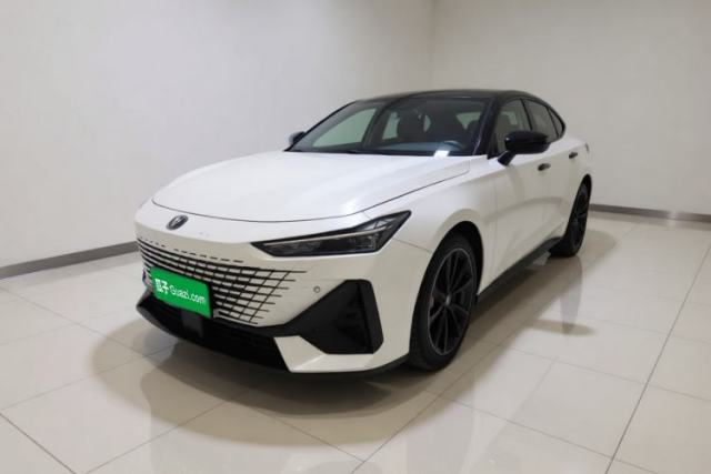 CHANGAN UNI-V 2022 1.5T Prestige Version с пробегом