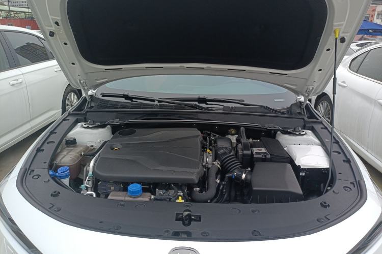 Used CHANGAN UNI-V 2022 1.5T Prestige Version Engine Bay