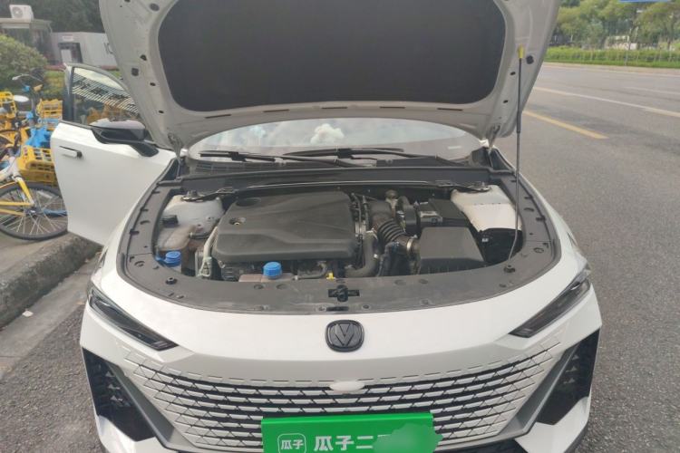 Used CHANGAN UNI-V 2022 1.5T Prestige Version Engine Bay