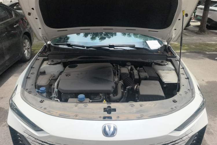 Used CHANGAN UNI-V 2022 1.5T Prestige Version Engine Bay