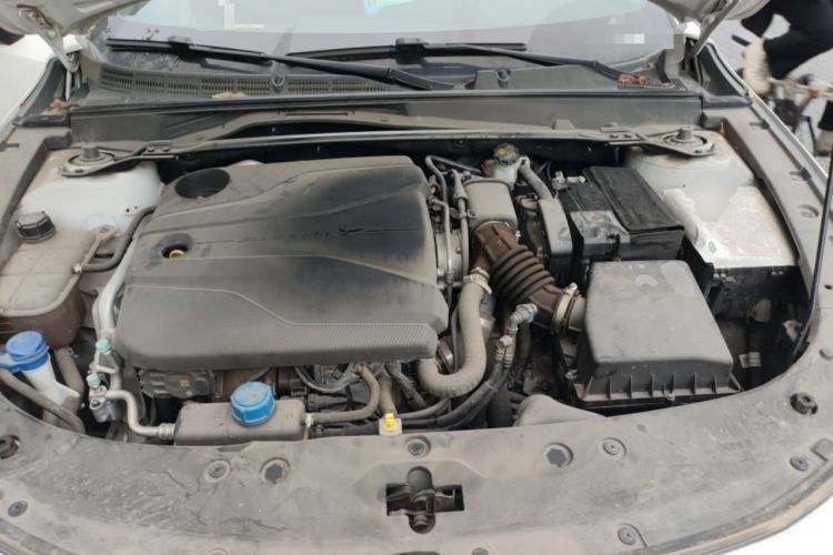 Used CHANGAN UNI-V 2022 1.5T Prestige Version Engine Bay