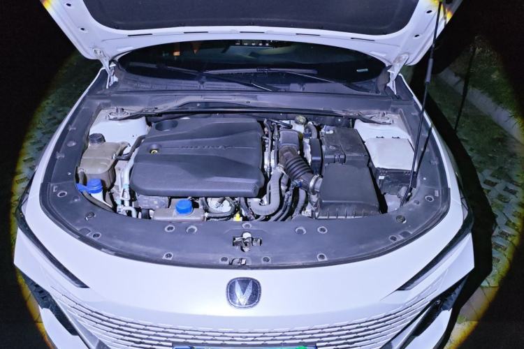 Used CHANGAN UNI-V 2022 1.5T Prestige Version Engine Bay