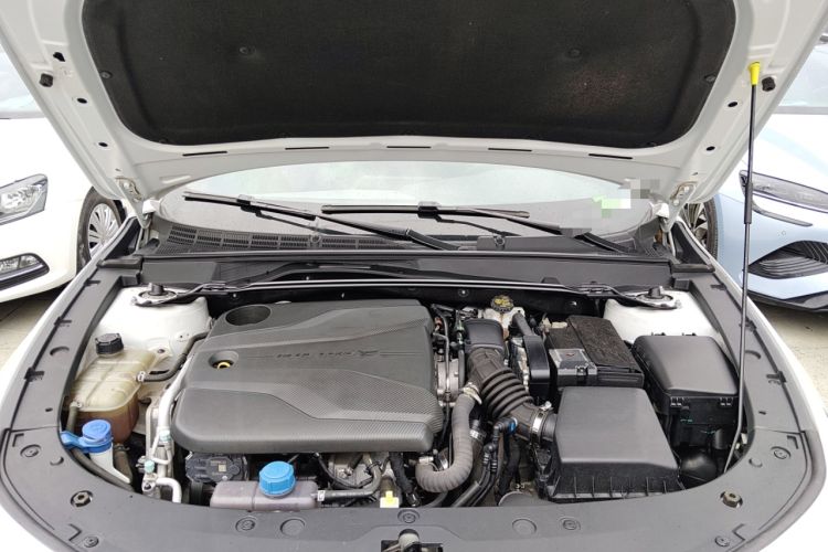 Used CHANGAN UNI-V 2022 1.5T Prestige Version Engine Bay