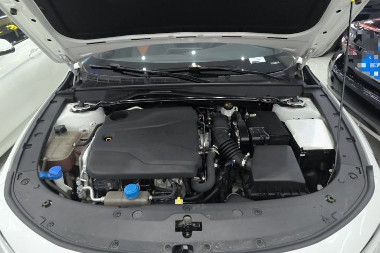 Used CHANGAN UNI-V 2022 1.5T Prestige Version Engine Bay