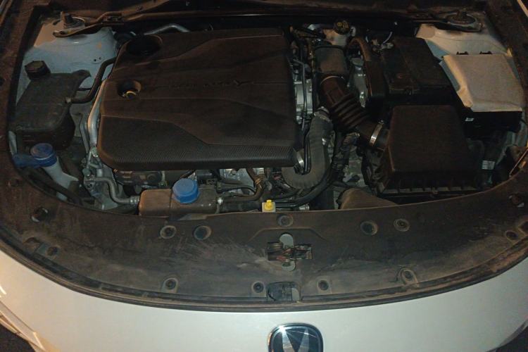 Used CHANGAN UNI-V 2022 1.5T Prestige Version Engine Bay