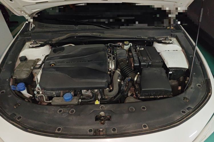 Used CHANGAN UNI-V 2022 1.5T Prestige Version Engine Bay