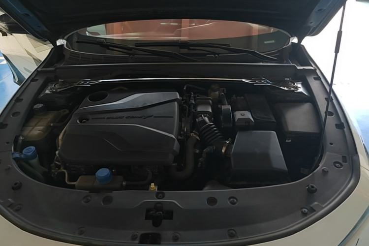 Used CHANGAN UNI-V 2022 1.5T Sport Edition Engine Bay