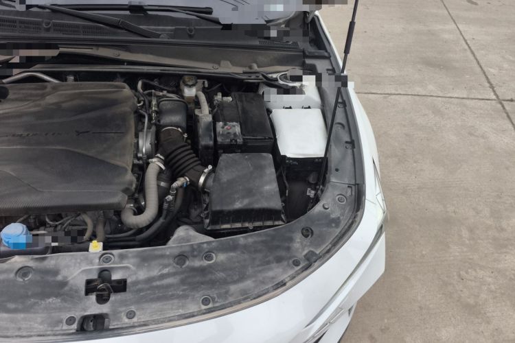 Used CHANGAN UNI-V 2022 1.5T Prestige Version Engine Bay Left