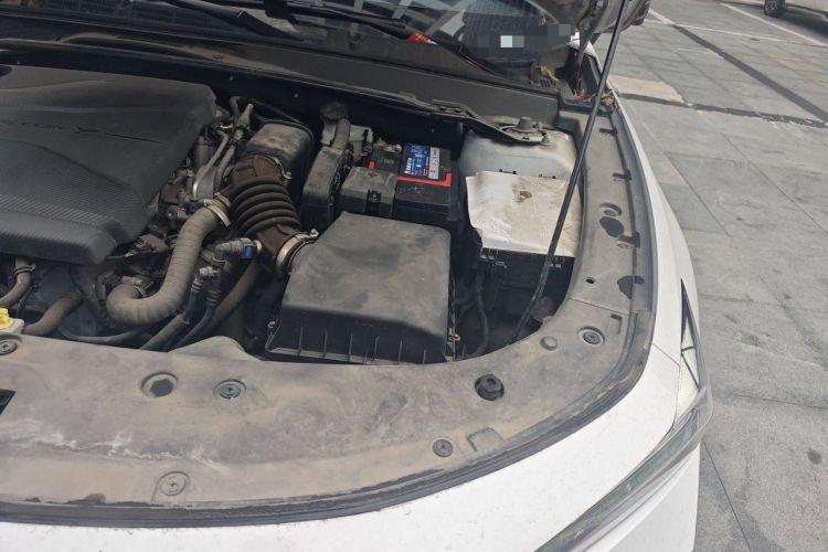 Used CHANGAN UNI-V 2022 1.5T Sport Edition Engine Bay Left