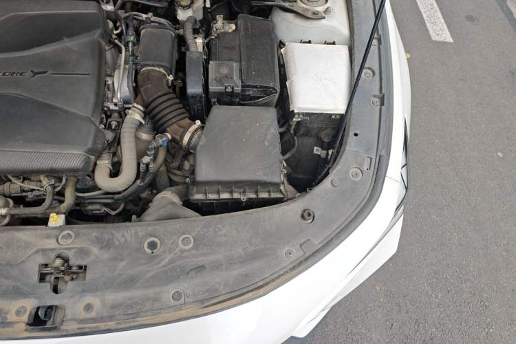 Used CHANGAN UNI-V 2022 1.5T Prestige Version Engine Bay Left