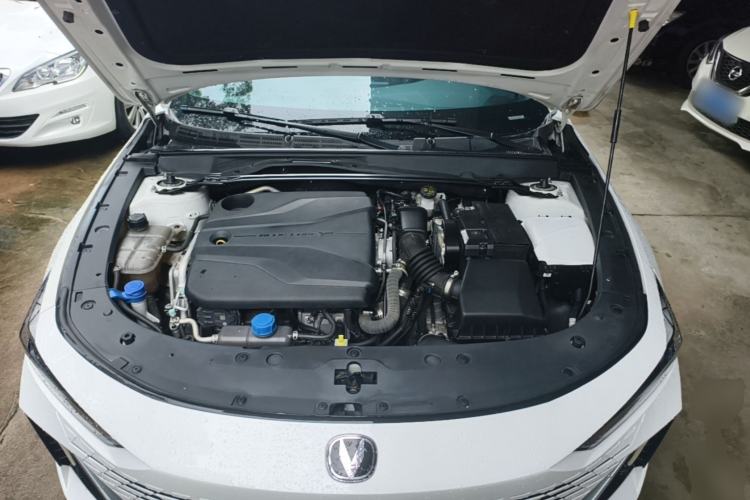 Used CHANGAN UNI-V 2022 1.5T Prestige Version Engine Bay