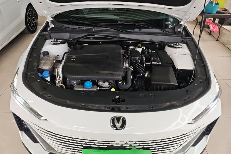 Used CHANGAN UNI-V 2022 1.5T Excellence Model Engine Bay