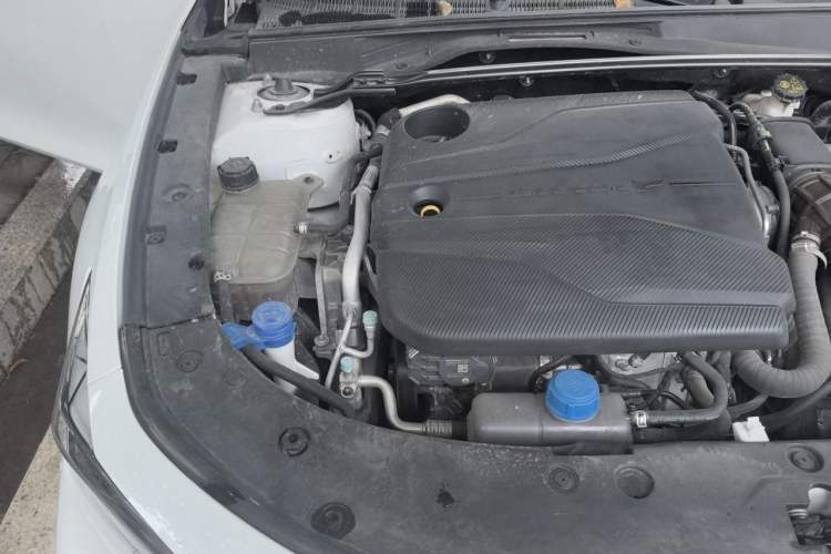Used CHANGAN UNI-V 2022 1.5T Sport Edition Engine Bay Right
