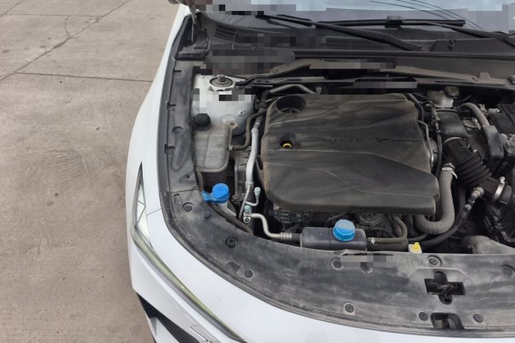 Used CHANGAN UNI-V 2022 1.5T Prestige Version Engine Bay Right