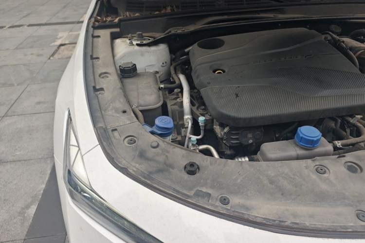 Used CHANGAN UNI-V 2022 1.5T Sport Edition Engine Bay Right