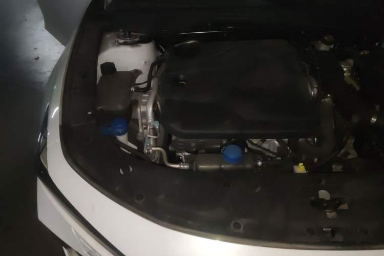 Used CHANGAN UNI-V 2022 1.5T Prestige Version Engine Bay Right
