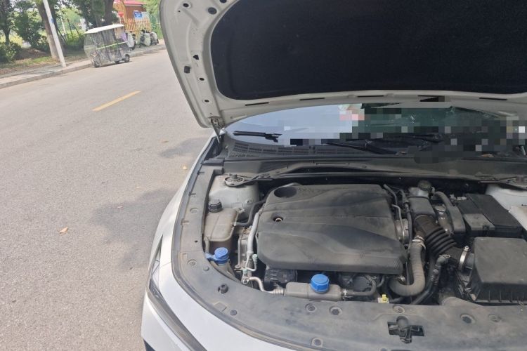 Used CHANGAN UNI-V 2022 1.5T Prestige Version Engine Bay Right