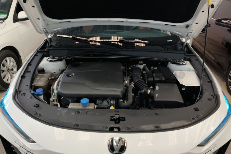 Used CHANGAN UNI-V 2022 1.5T Prestige Version Engine Bay