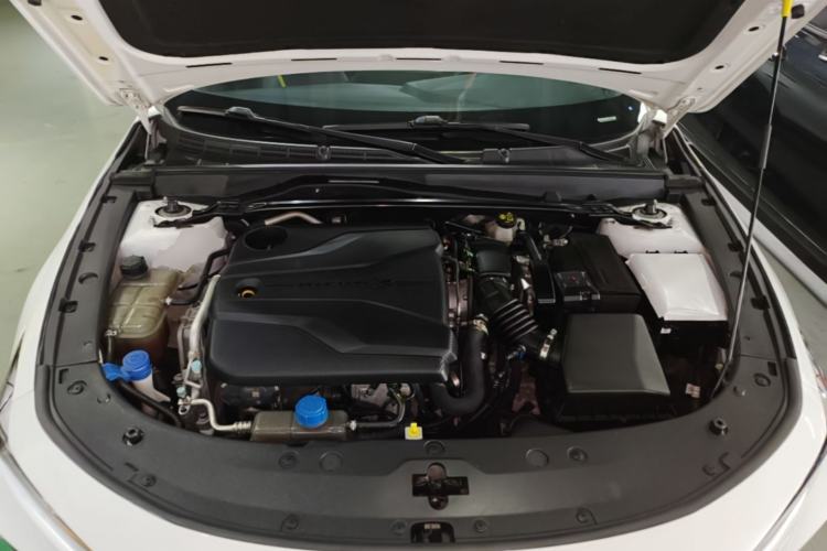 Used CHANGAN UNI-V 2022 1.5T Sport Edition Engine Bay