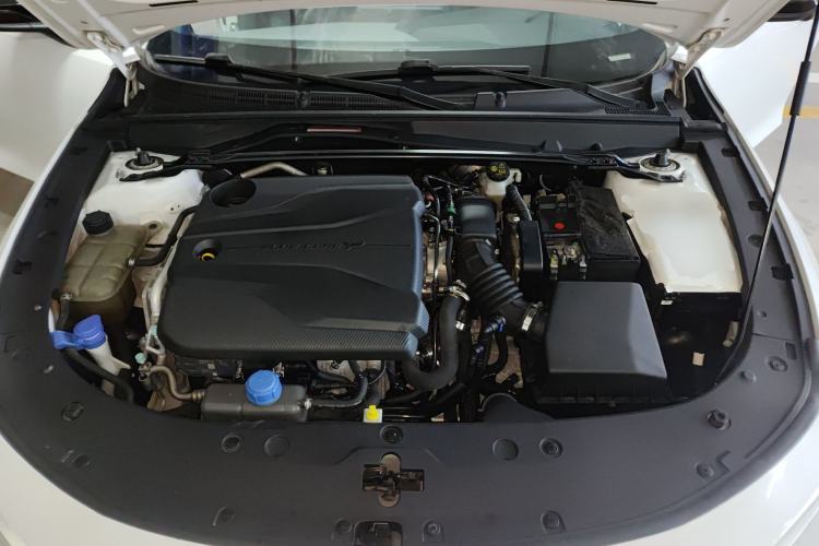 Used CHANGAN UNI-V 2022 1.5T Excellence Model Engine Bay