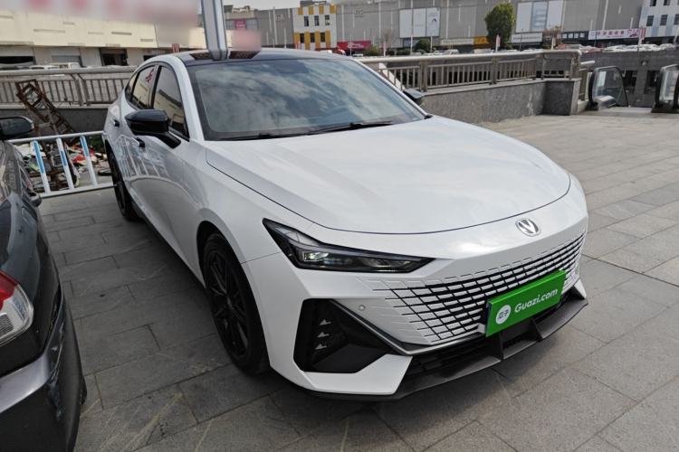 Used CHANGAN UNI-V 2022 1.5T Prestige Version Exterior 1