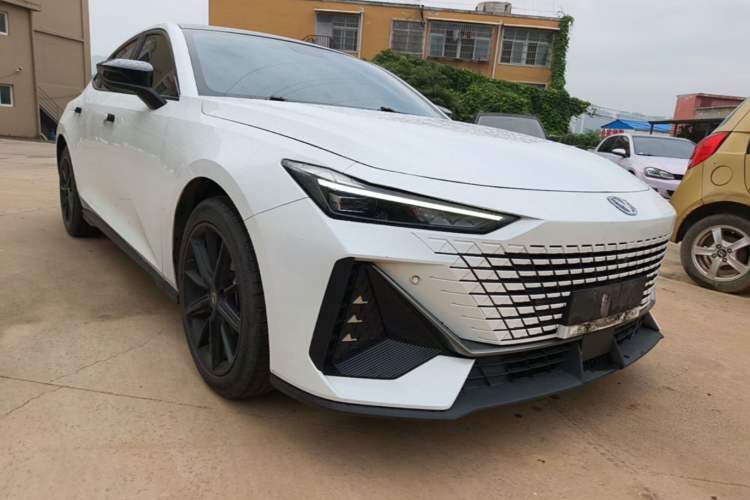 Used CHANGAN UNI-V 2022 1.5T Prestige Version Exterior 1