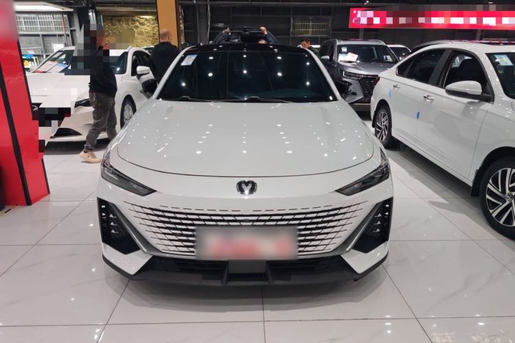 Used CHANGAN UNI-V 2022 1.5T Prestige Version Exterior 1