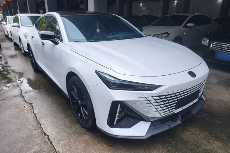 Used CHANGAN UNI-V 2022 1.5T Prestige Version Exterior 1
