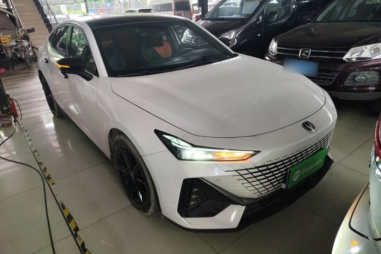Used CHANGAN UNI-V 2022 1.5T Prestige Version Exterior 1