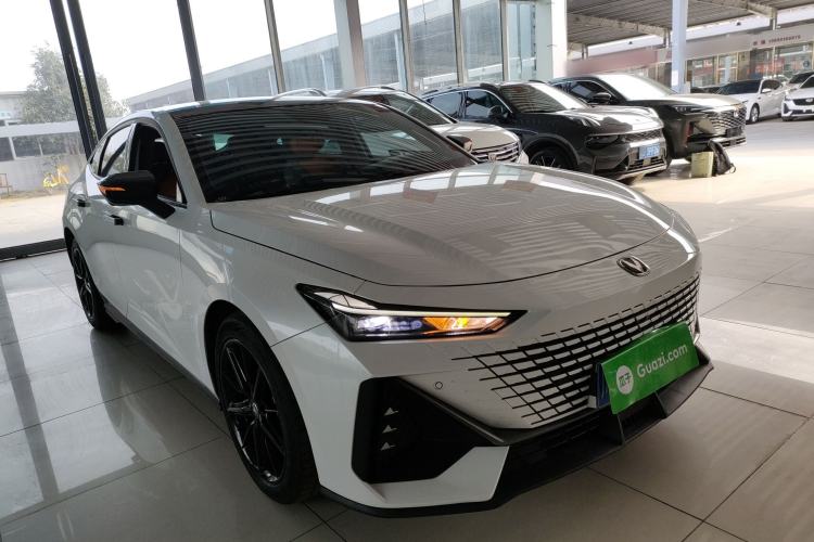 Used CHANGAN UNI-V 2022 1.5T Prestige Version Exterior 1