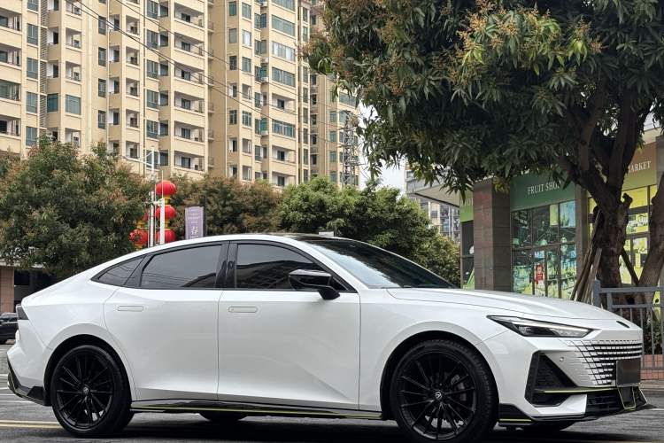 Used CHANGAN UNI-V 2022 1.5T Sport Edition Exterior 2