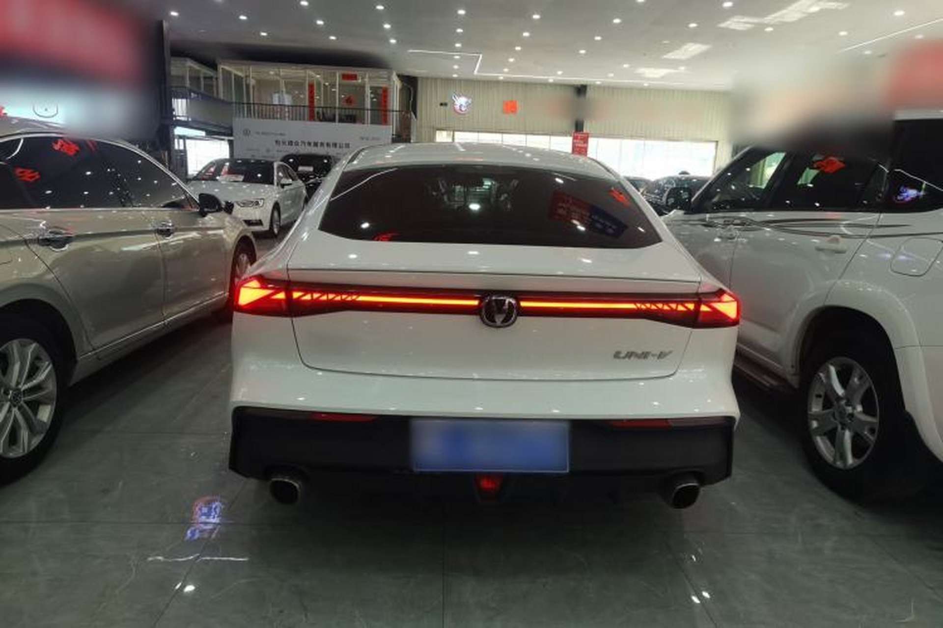 Used CHANGAN UNI-V 2022 1.5T Prestige Version Exterior 2