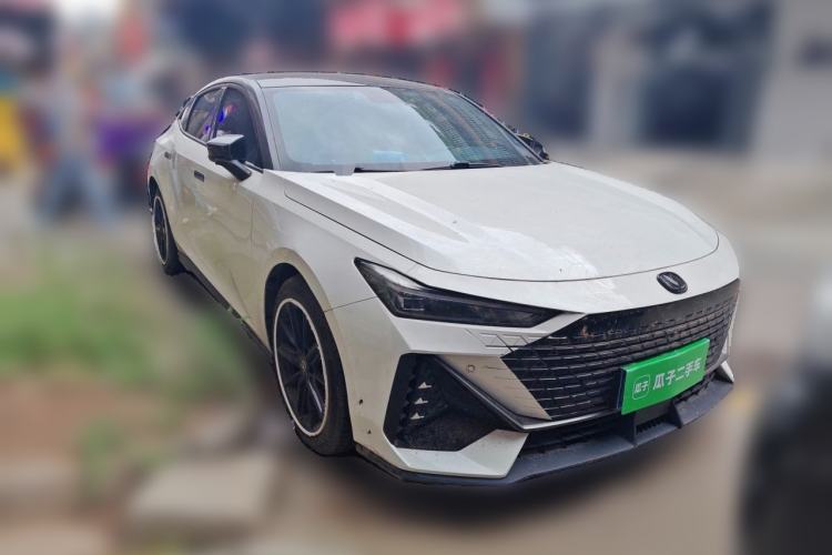 Used CHANGAN UNI-V 2022 1.5T Prestige Version Exterior 2