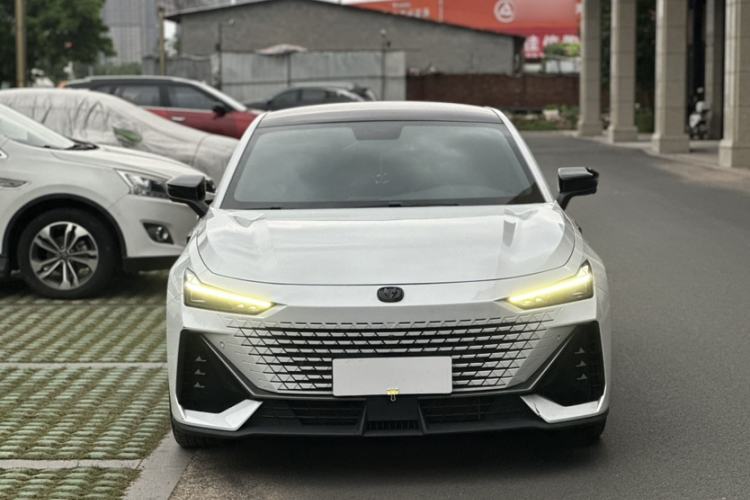 Used CHANGAN UNI-V 2022 1.5T Prestige Version Exterior 2
