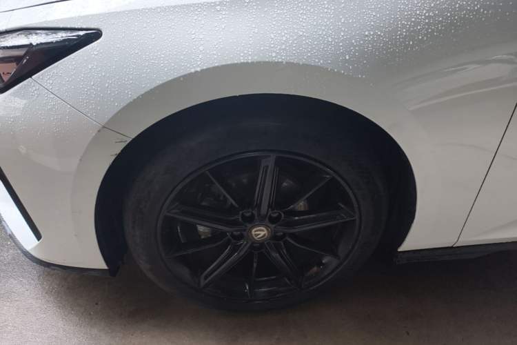 Used CHANGAN UNI-V 2022 1.5T Prestige Version Exterior 4