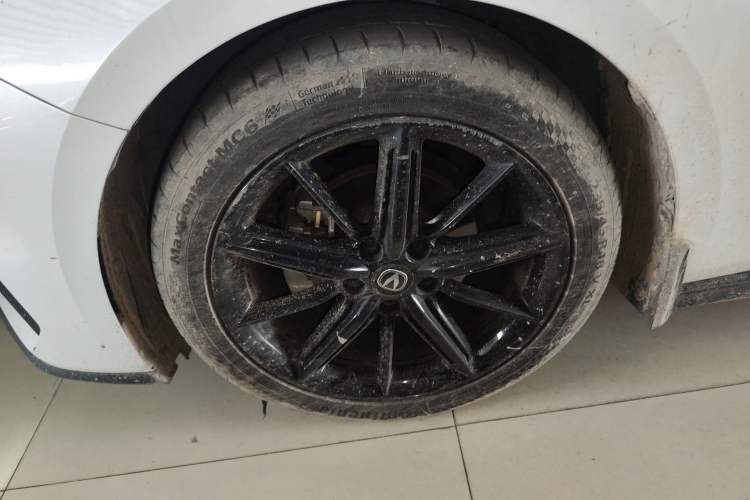 Used CHANGAN UNI-V 2022 1.5T Prestige Version Exterior 4
