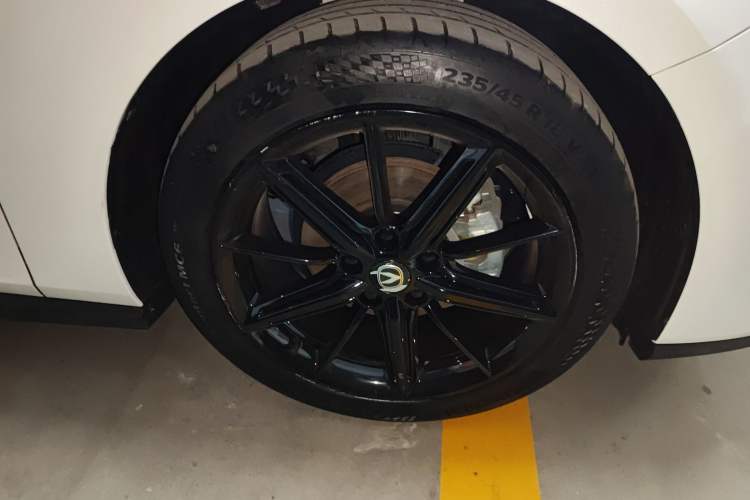 Used CHANGAN UNI-V 2022 1.5T Excellence Model Exterior 4