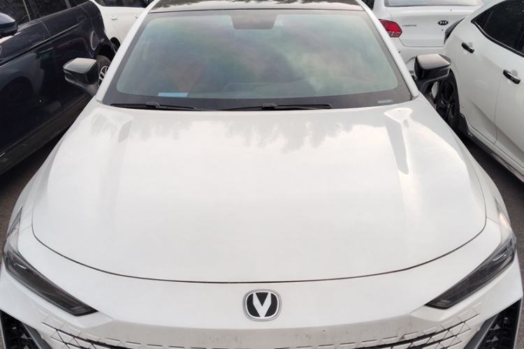 Used CHANGAN UNI-V 2022 1.5T Prestige Version Exterior 4